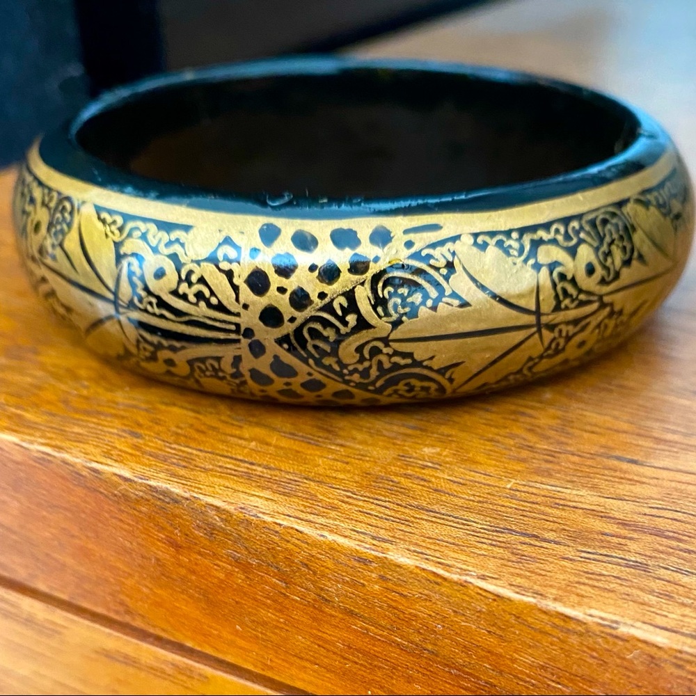 NWT Beautifully Hand Painted Gold & Black Boho Wood Bracelet Bangle
